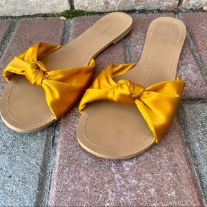 Express Women Sz 8 Gold Yellow Open Toe Slip On Sandals Flats Beach Cruise Pool